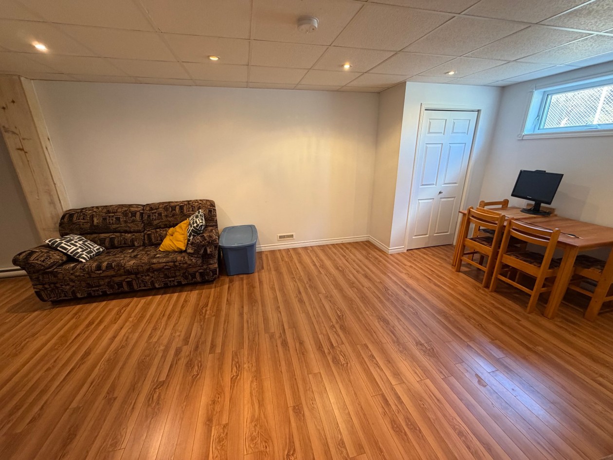 Salle familiale — 226, Rue de la Place-des-Champs, Saint-Nazaire, G0W2V0, Saint-Nazaire
