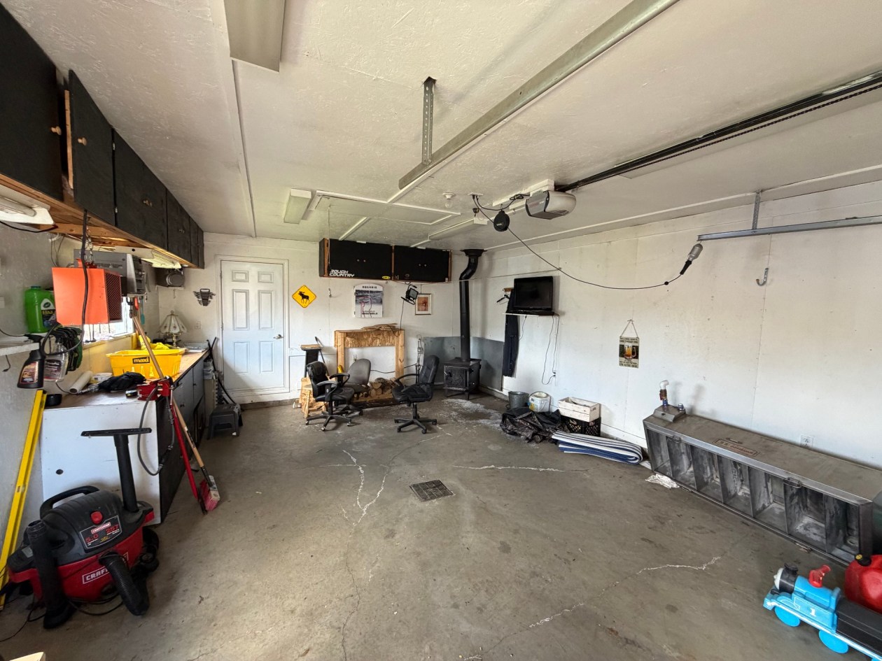 Garage — 226, Rue de la Place-des-Champs, Saint-Nazaire, G0W2V0, Saint-Nazaire