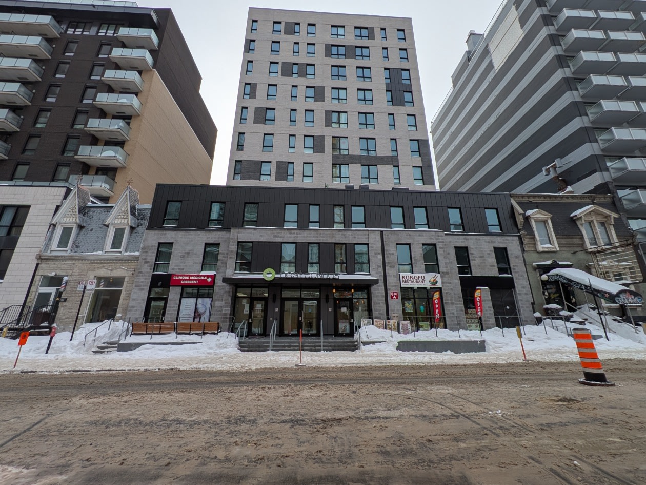209-1200 Rue Crescent — photo 1
