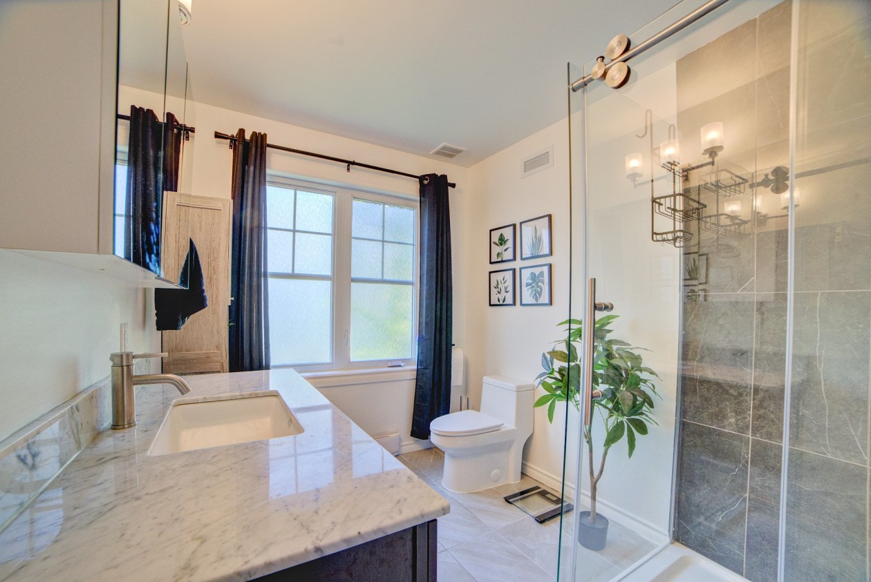 Salle de bains — 1255, Rue des Lys, Sherbrooke (Fleurimont), J1E3T5, Sherbrooke (Fleurimont)