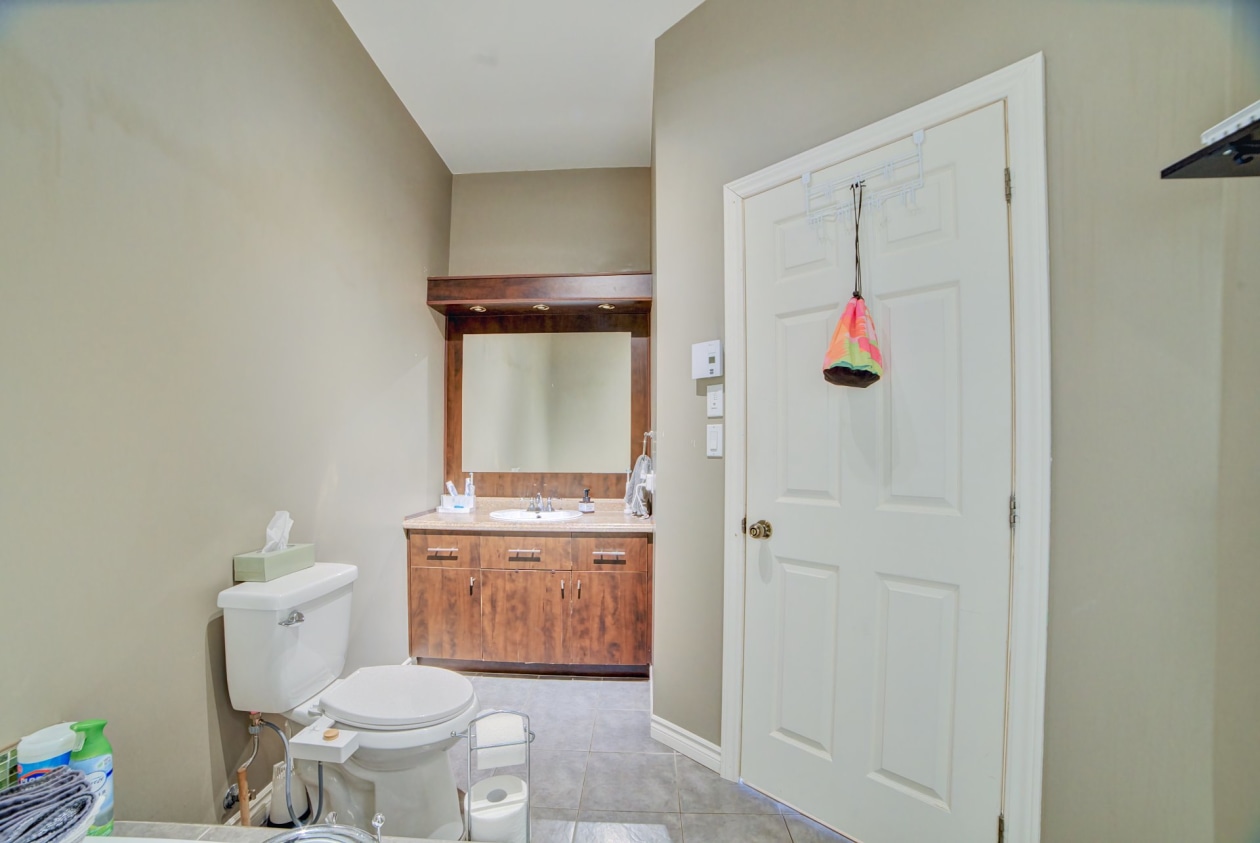 Salle de bains — 218, Rue Suzanne-Bastien, Victoriaville, G6T0W9, Victoriaville