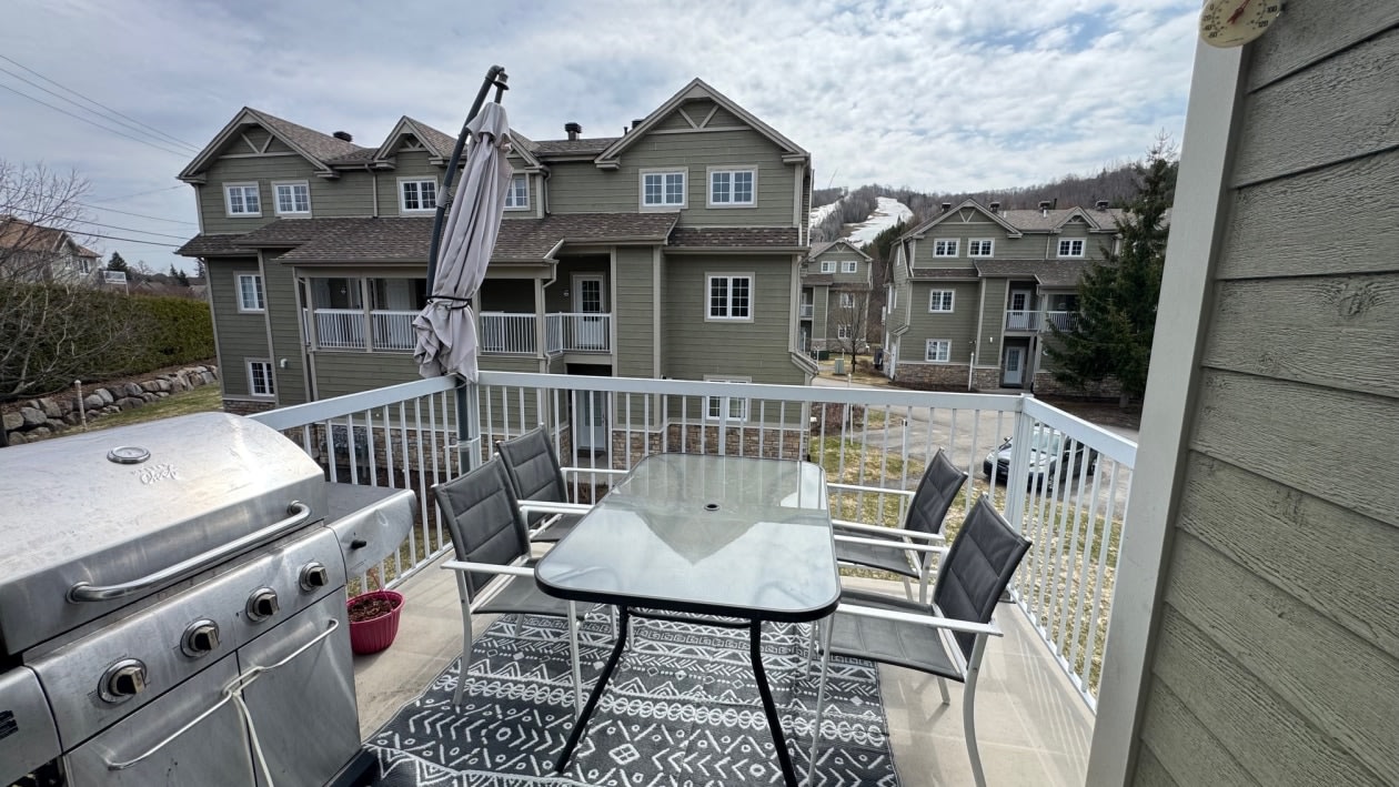 Balcon — 201-21 Montée Victor-Nymark, 201, Saint-Sauveur, J0R 1R3, Saint-Sauveur