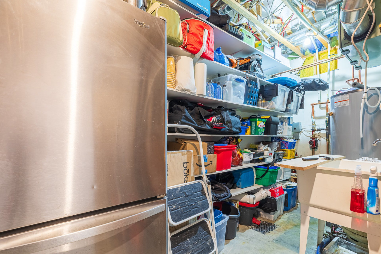 Rangement — 667, Ch. de la Colline, Saint-Romain, G0Y1L0, Saint-Romain