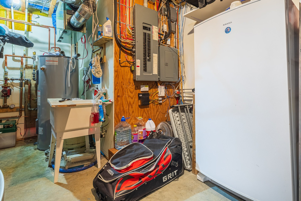 Rangement — 667, Ch. de la Colline, Saint-Romain, G0Y1L0, Saint-Romain