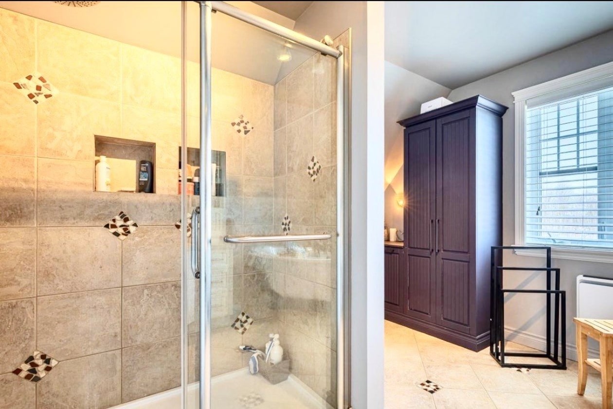 Salle de bains — 667, Ch. de la Colline, Saint-Romain, G0Y1L0, Saint-Romain