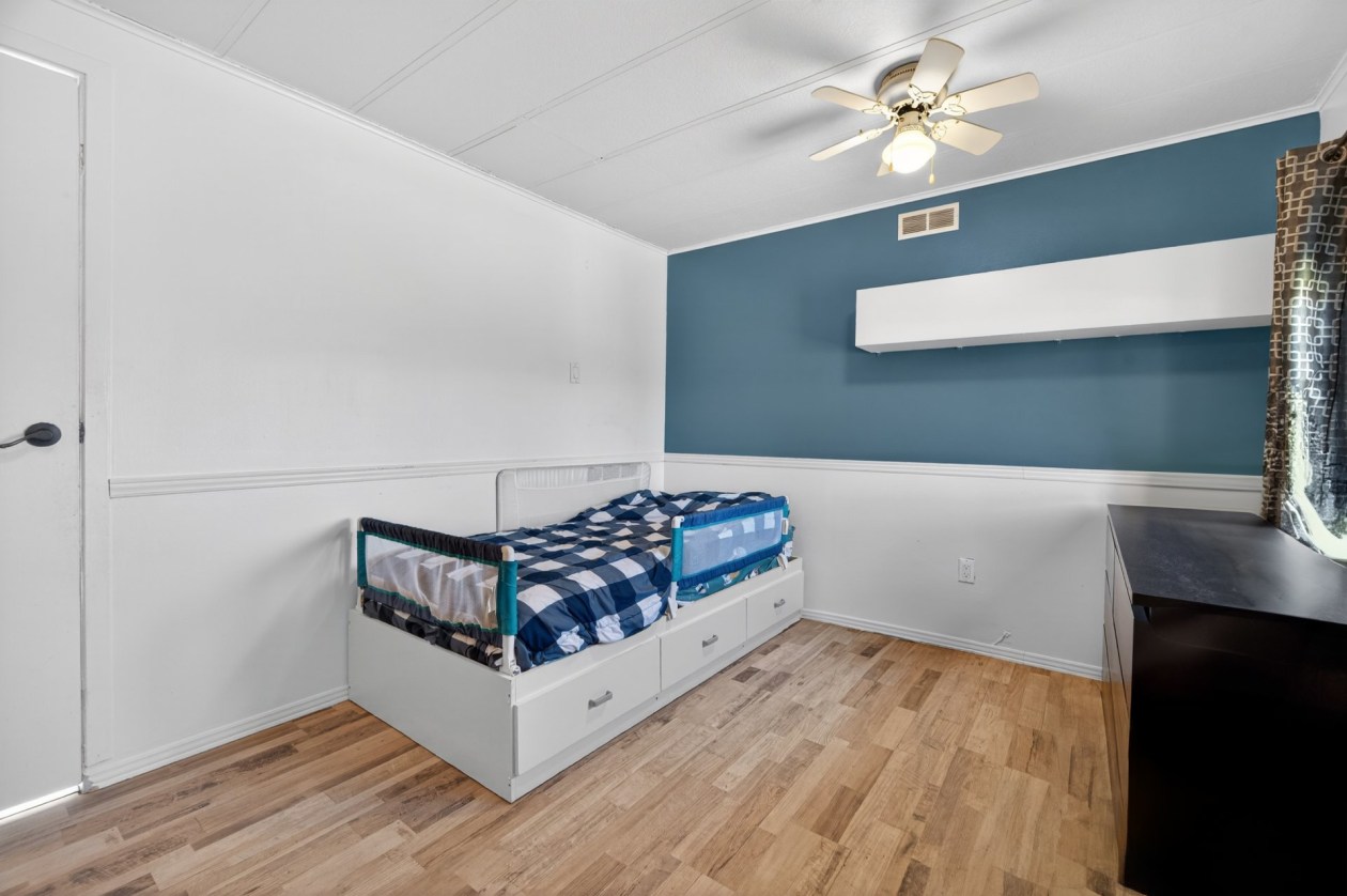 Chambre à coucher — 246, Rue Principale, Saint-Modeste, G0L3M0, Saint-Modeste