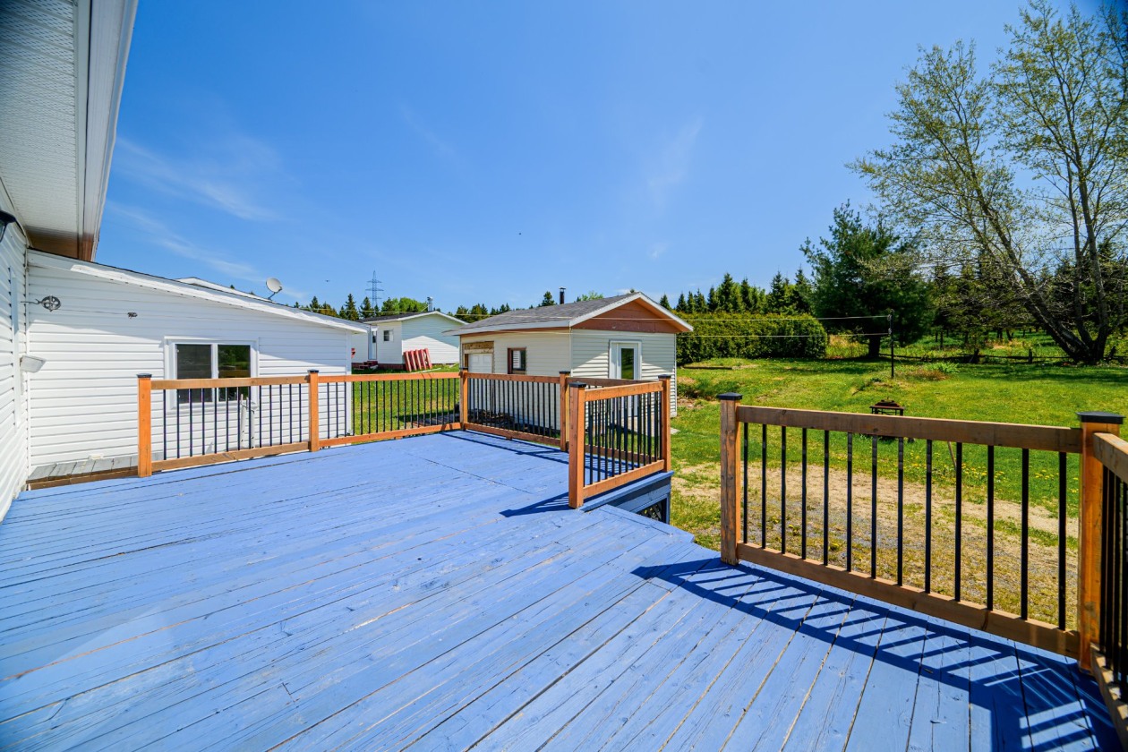 Terrasse — 246, Rue Principale, Saint-Modeste, G0L3M0, Saint-Modeste
