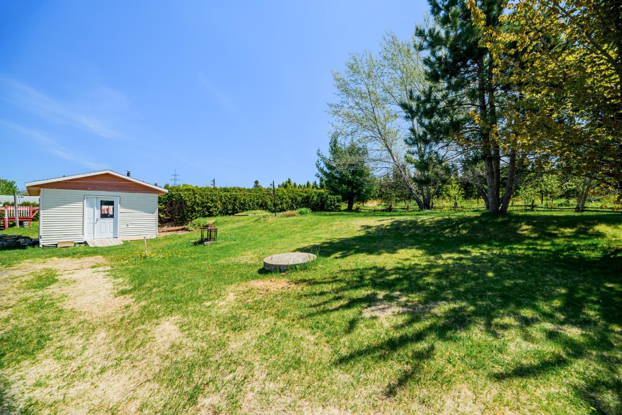 Cour — 246, Rue Principale, Saint-Modeste, G0L3M0, Saint-Modeste
