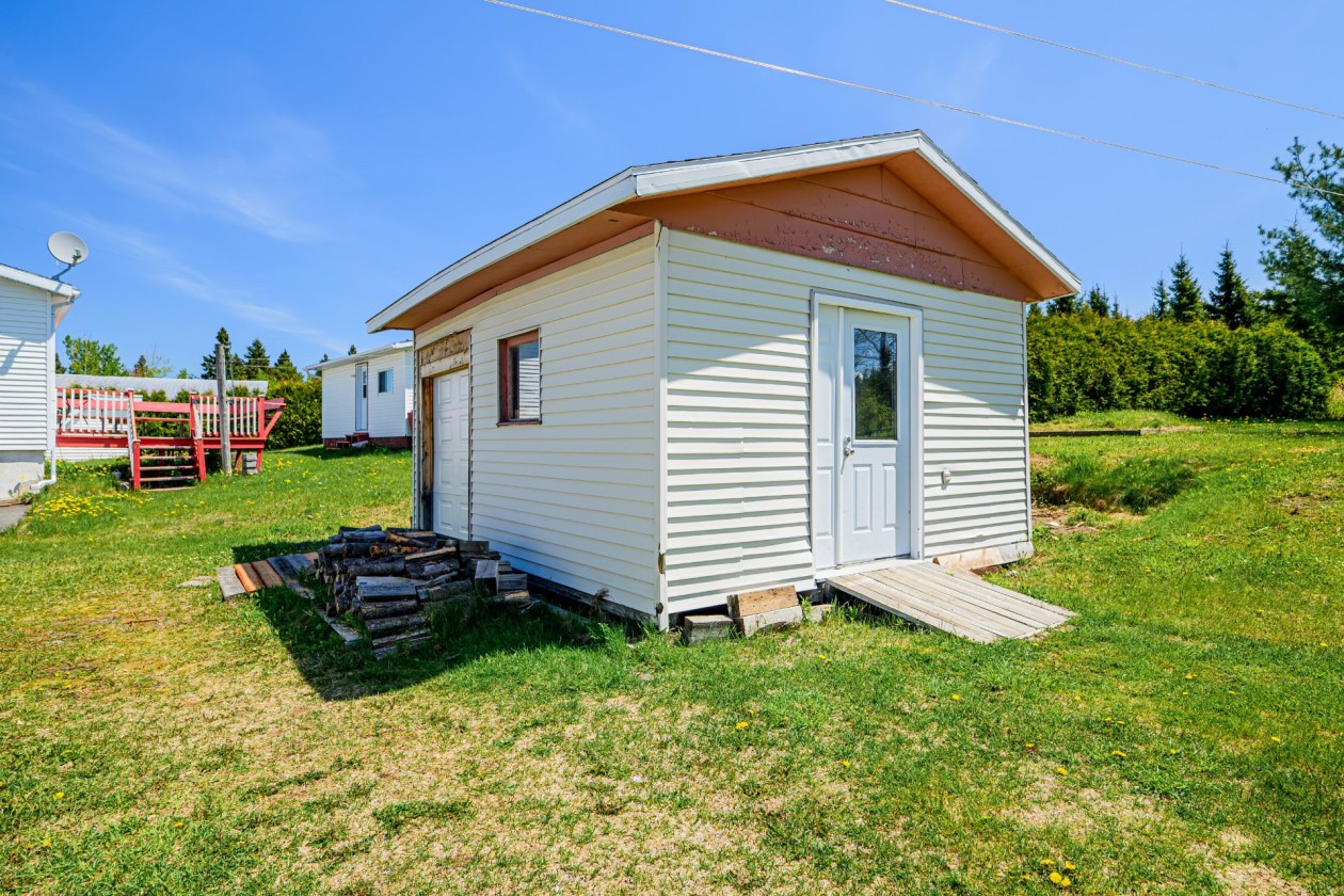 Remise — 246, Rue Principale, Saint-Modeste, G0L3M0, Saint-Modeste