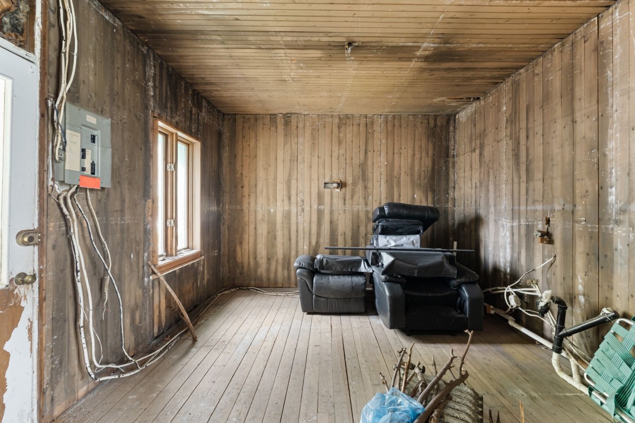 Salon — 897 - 899, 3e Rue, Québec (La Cité-Limoilou), G1J2V8, Québec (La Cité-Limoilou)