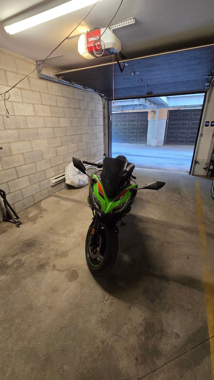 Garage — 9997, Av. du Parc-Georges, 105, Montréal (Montréal-Nord), H1H4X6, Montréal (Montréal-Nord)