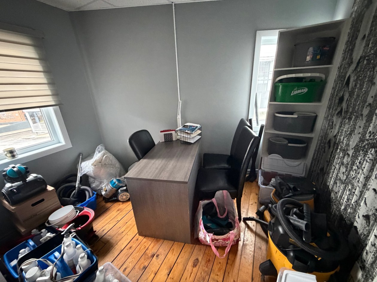 Bureau — 452 - 456, Rue de l'Hôtel-Dieu, Saguenay (Chicoutimi), G7H1V7, Saguenay (Chicoutimi)