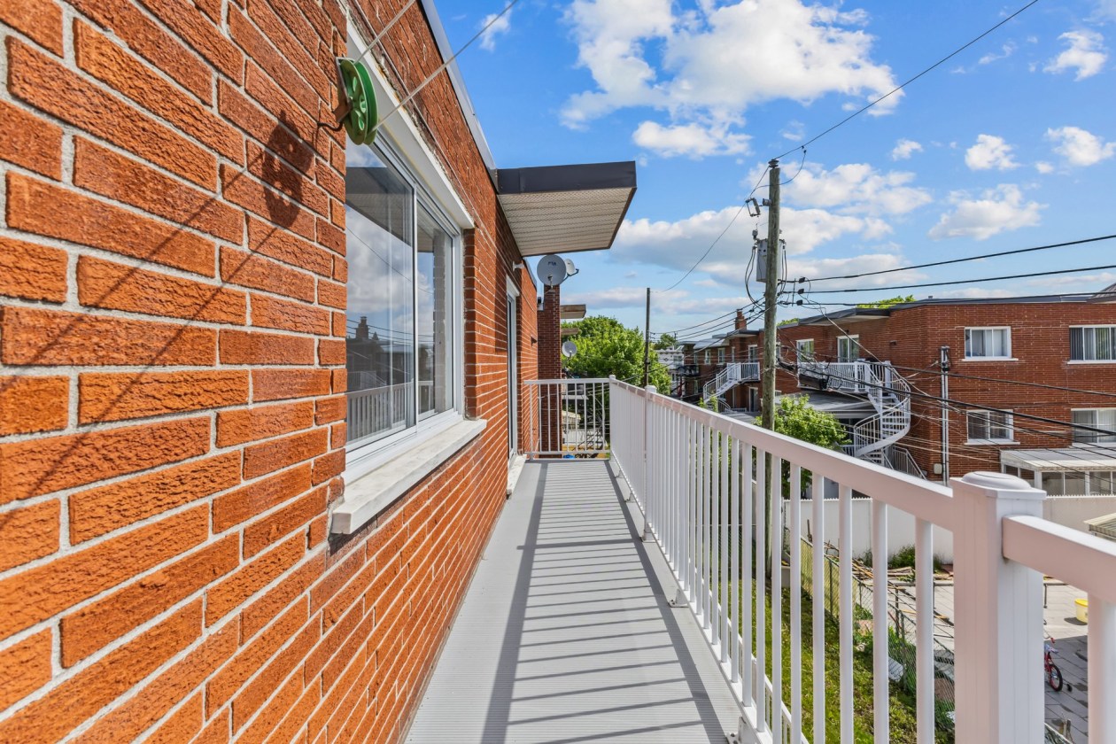 Balcon — 4344, Rue de Venise, Montréal (Saint-Léonard), H1S1G1, Montréal (Saint-Léonard)