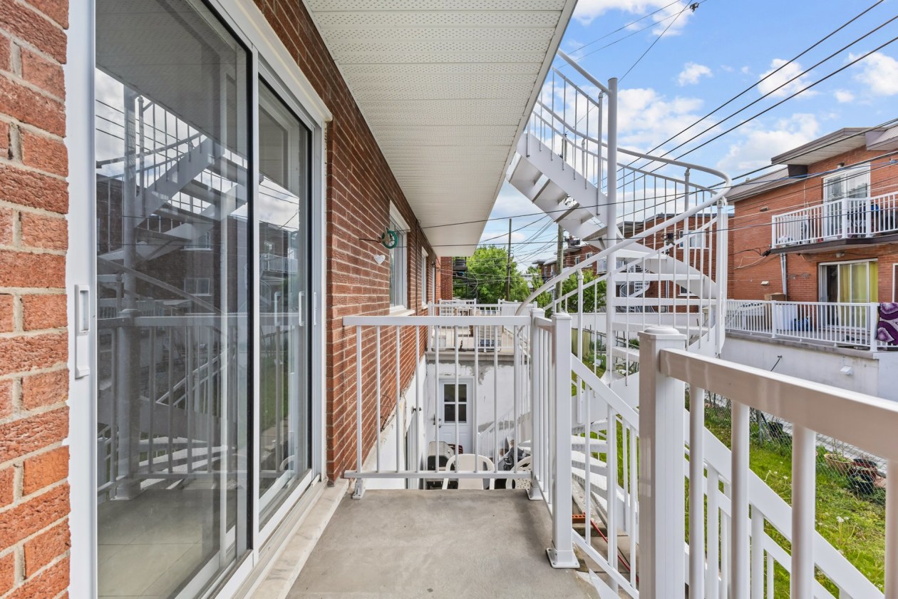 Balcon — 4340, Rue de Venise, Montréal (Saint-Léonard), H1S1G1, Montréal (Saint-Léonard)