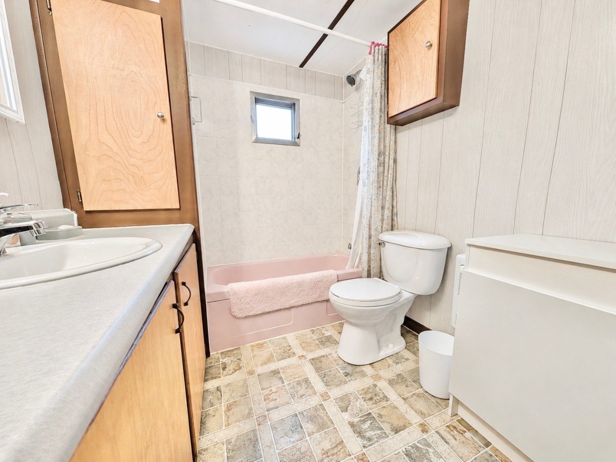 Salle de bains — 635, Ch. du Lac-des-Trois-Milles E., Sainte-Cécile-de-Whitton, G0Y1J0, Sainte-Cécile-de-Whitton