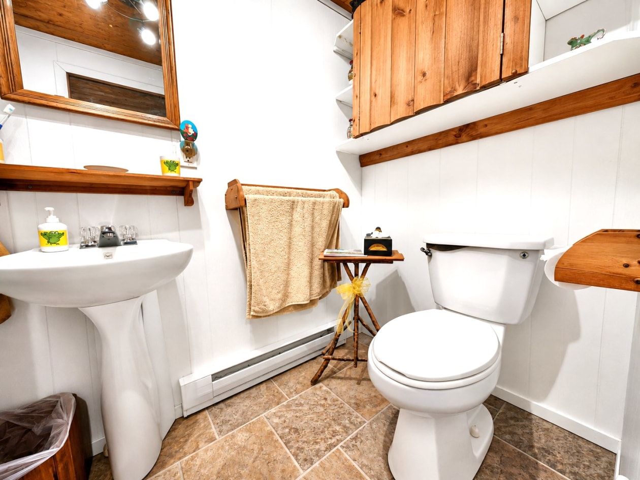 Salle de bains — 633, Ch. du Lac-des-Trois-Milles E., Sainte-Cécile-de-Whitton, G0Y1J0, Sainte-Cécile-de-Whitton