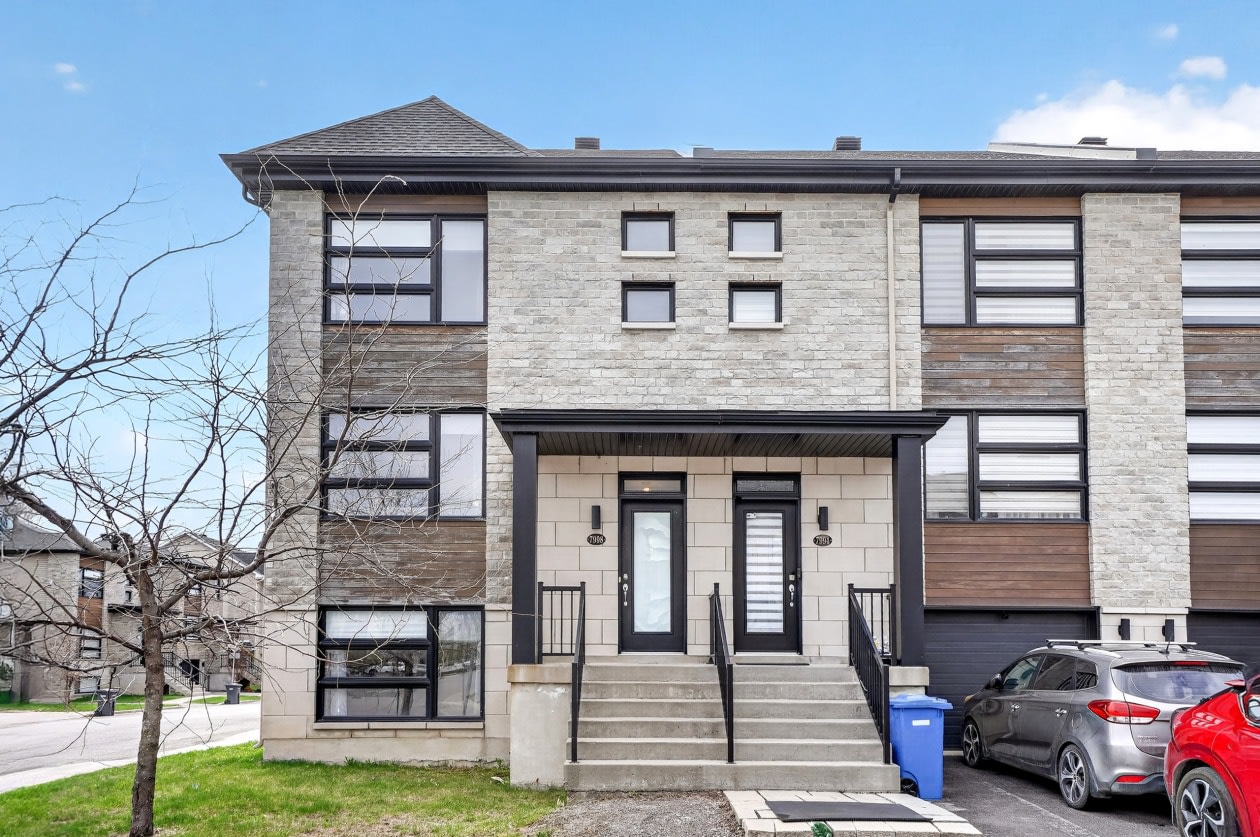 7998 Rue des Quatre-Vents
