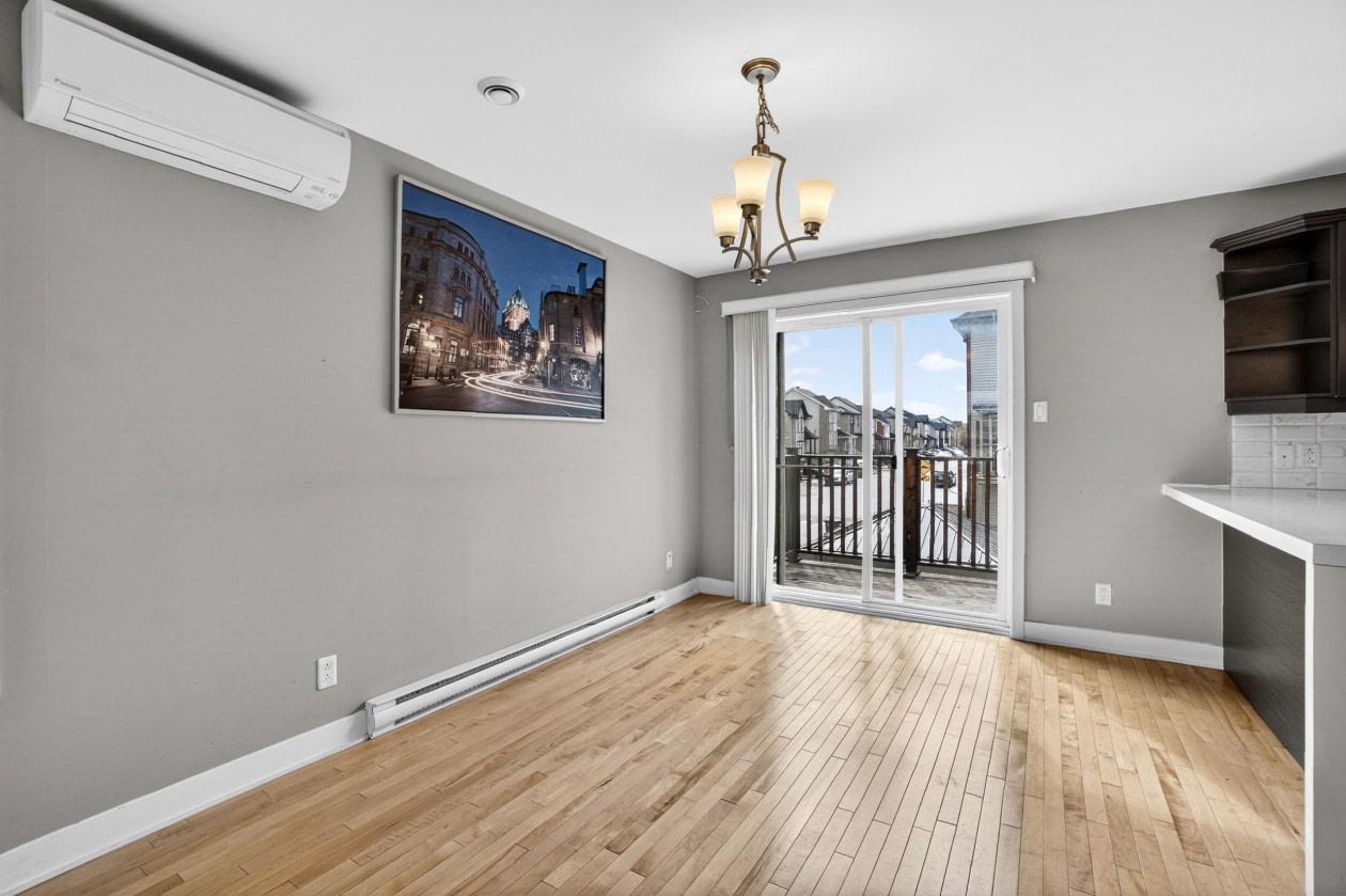Salle à manger — 7998 Rue des Quatre-Vents, Laval, H7A 0E9, Laval