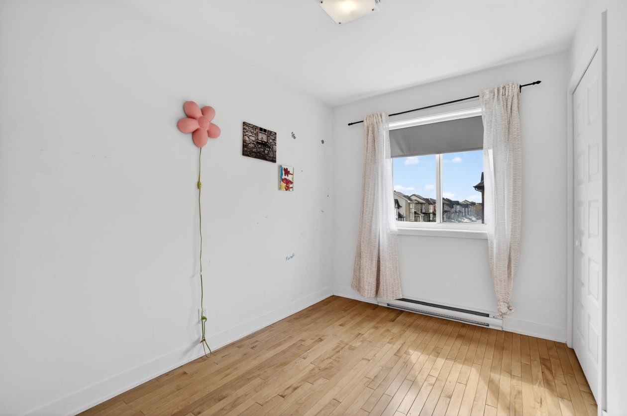 Chambre froide — 7998 Rue des Quatre-Vents, Laval, H7A 0E9, Laval