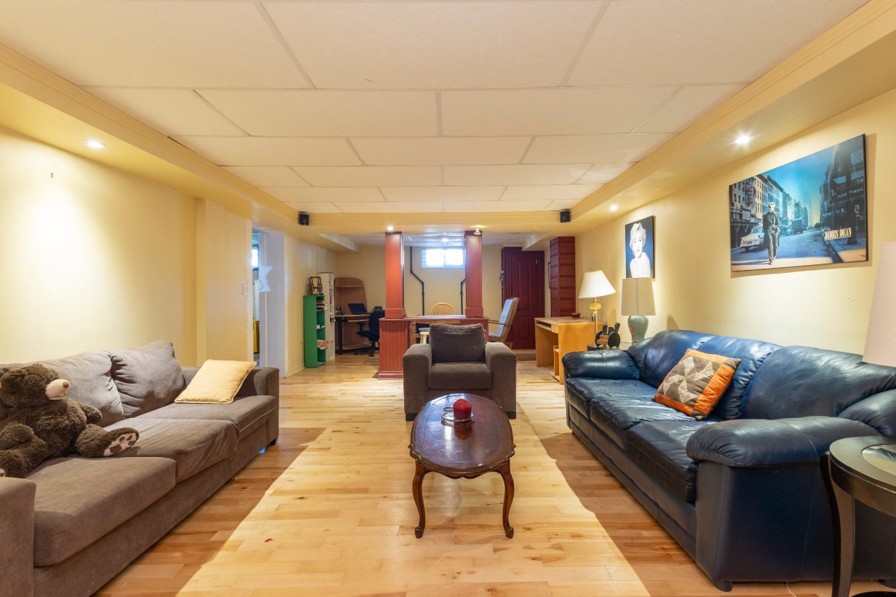 Salle familiale — 51, Rue St-Jean, Châteauguay, J6J2X6, Châteauguay