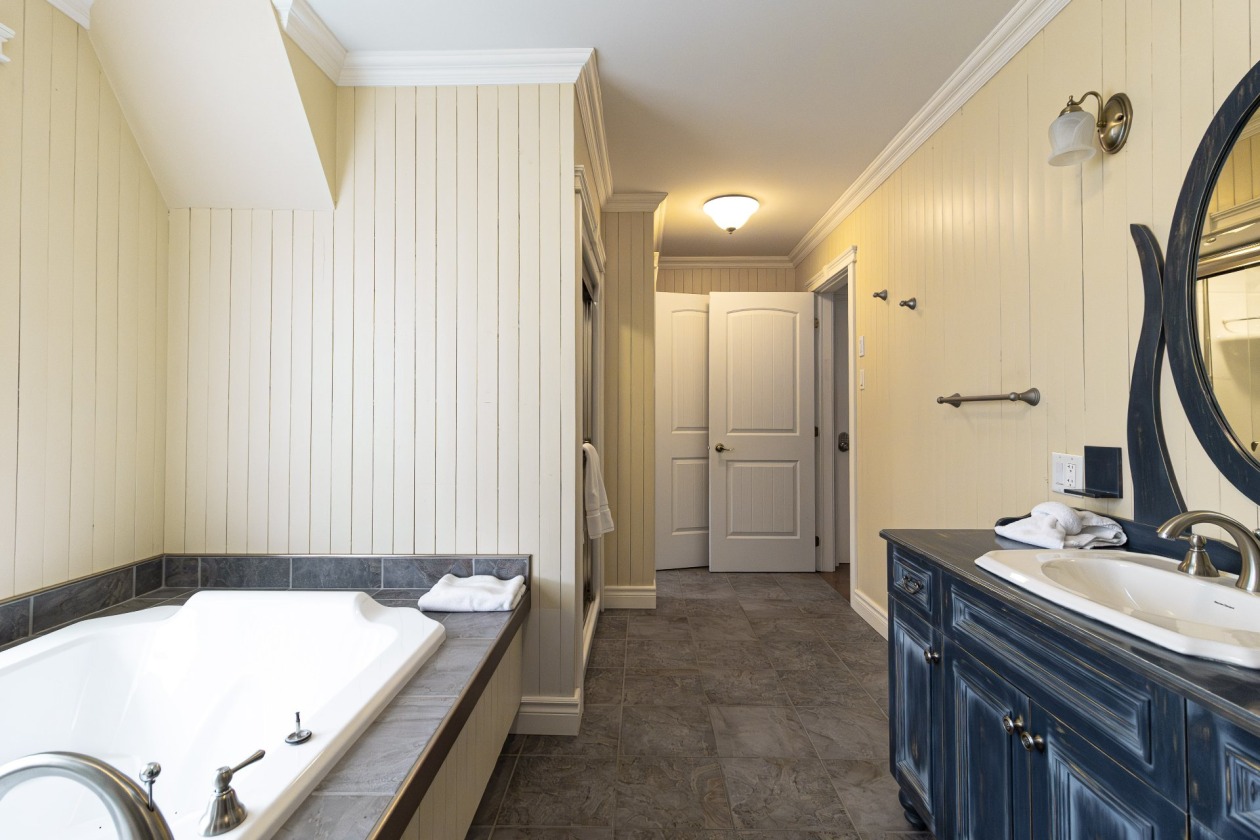 Salle de bains — 125, Route du Fleuve O., Sainte-Luce, G0K1P0, Sainte-Luce