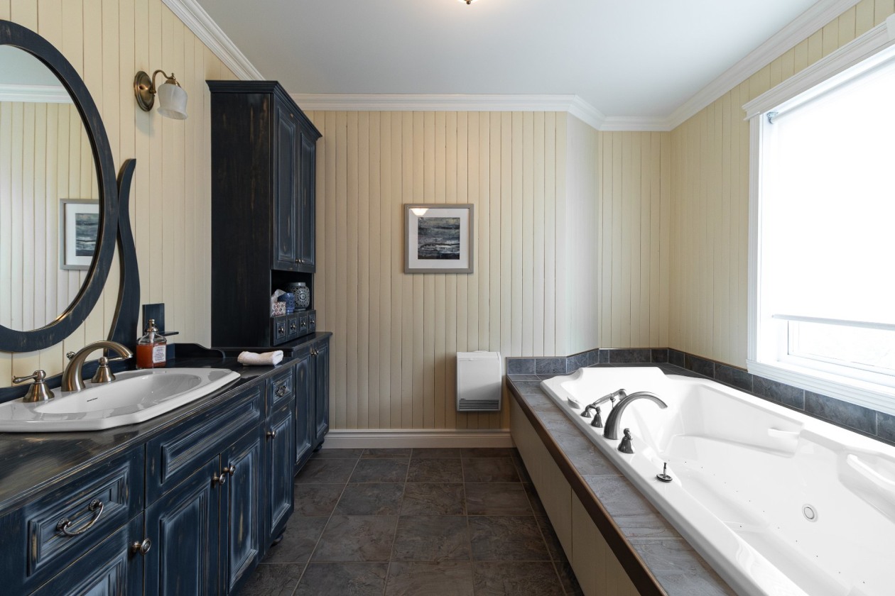 Salle de bains — 125, Route du Fleuve O., Sainte-Luce, G0K1P0, Sainte-Luce