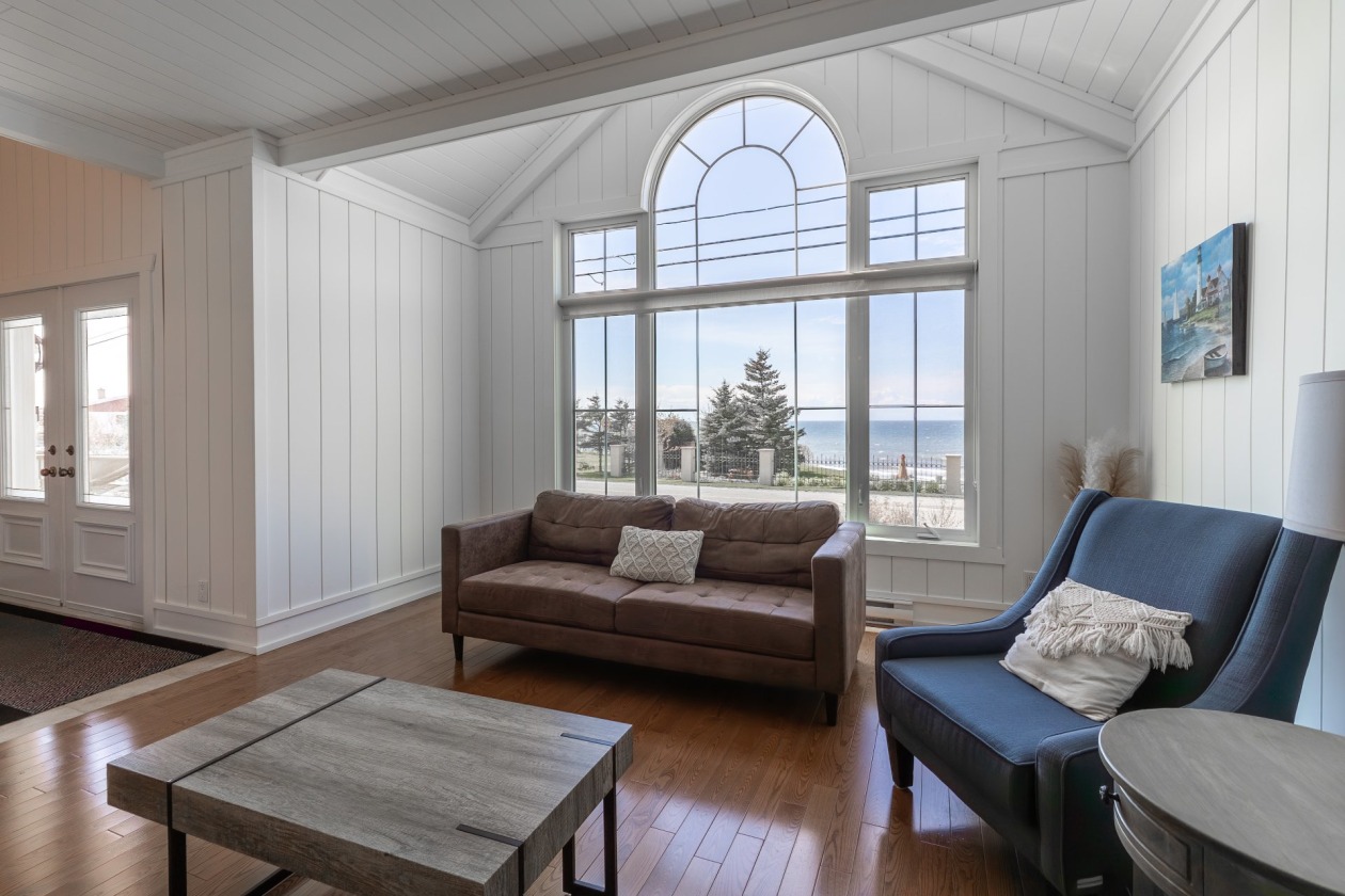 Salon — 125, Route du Fleuve O., Sainte-Luce, G0K1P0, Sainte-Luce