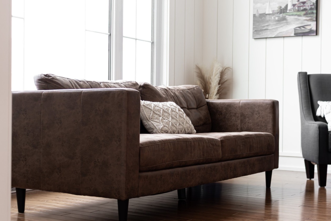 Salon — 125, Route du Fleuve O., Sainte-Luce, G0K1P0, Sainte-Luce