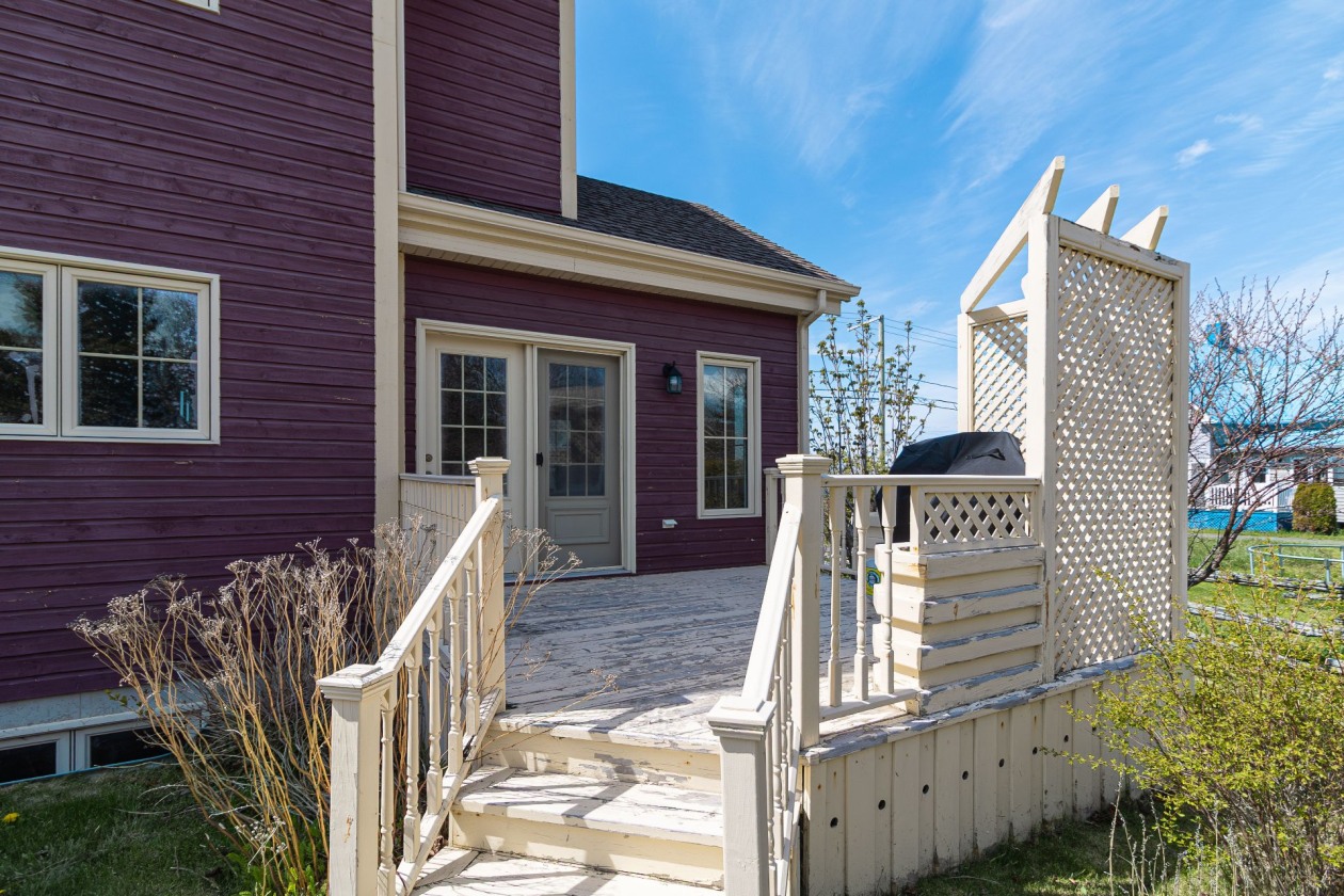 Terrasse — 125, Route du Fleuve O., Sainte-Luce, G0K1P0, Sainte-Luce