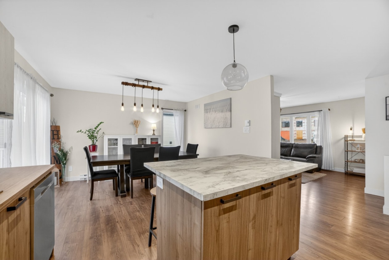 Salle à manger — 279, Rue des Cyprès, Magog, J1X8B1, Magog