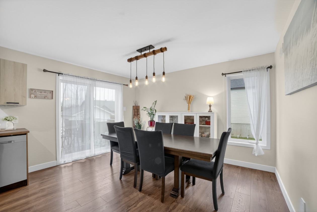 Salle à manger — 279, Rue des Cyprès, Magog, J1X8B1, Magog