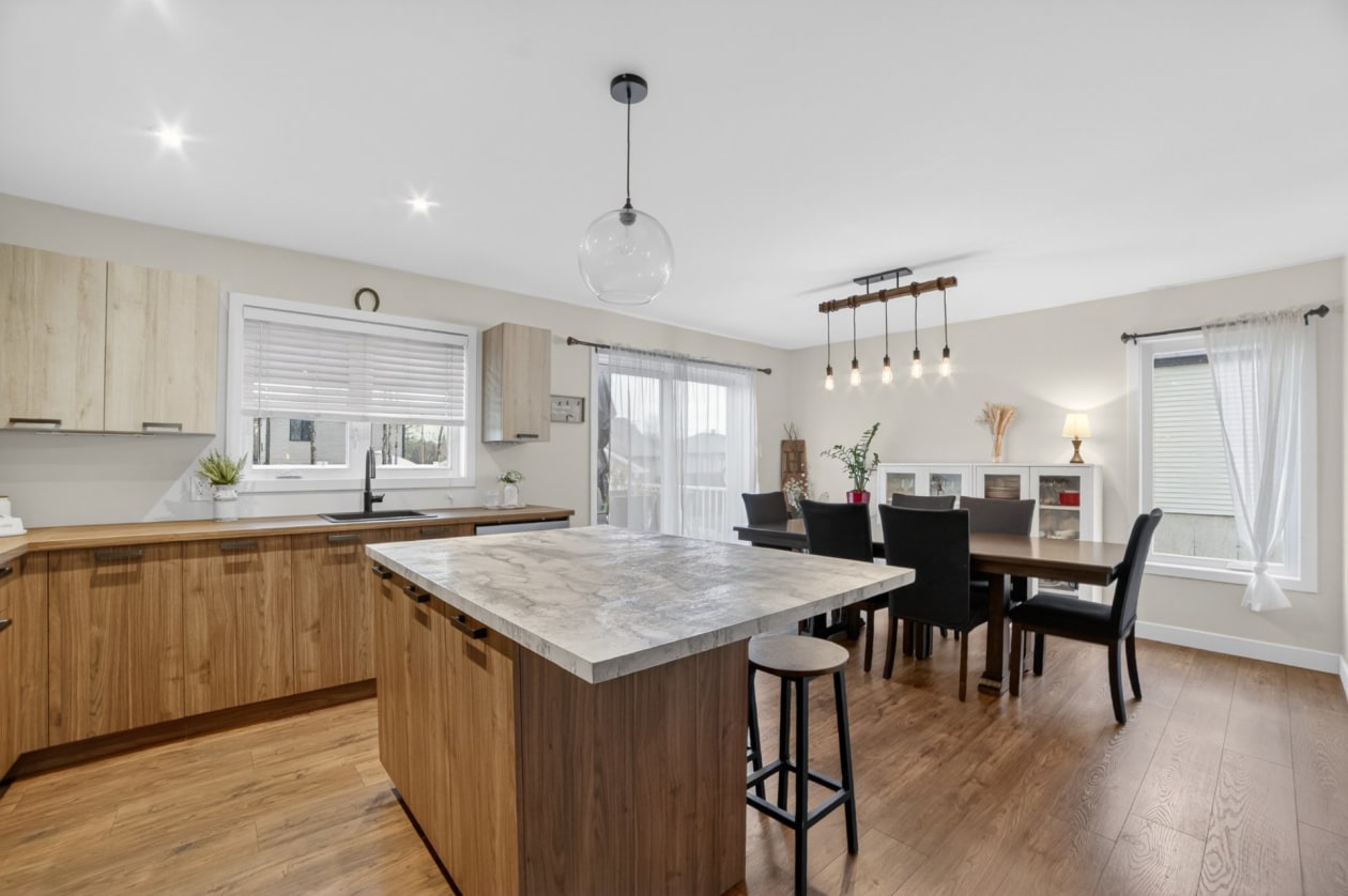 Salle à manger — 279, Rue des Cyprès, Magog, J1X8B1, Magog