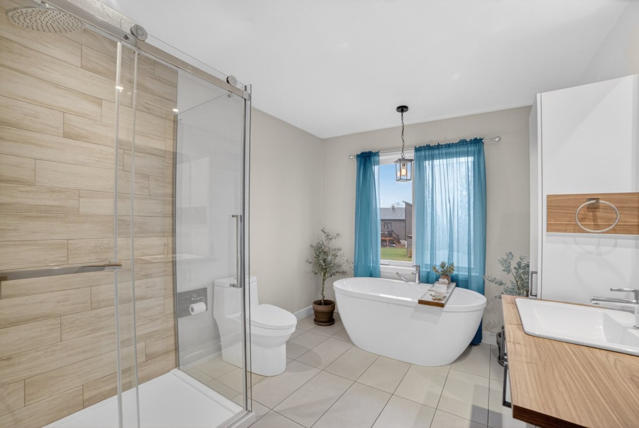Salle de bains — 279, Rue des Cyprès, Magog, J1X8B1, Magog