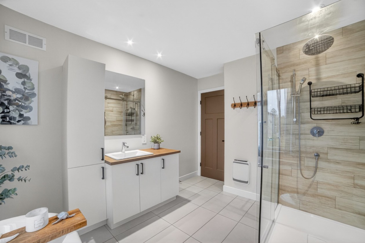 Salle de bains — 279, Rue des Cyprès, Magog, J1X8B1, Magog