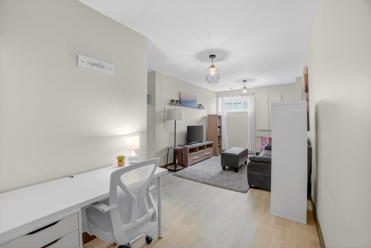 Salle familiale — 279, Rue des Cyprès, Magog, J1X8B1, Magog