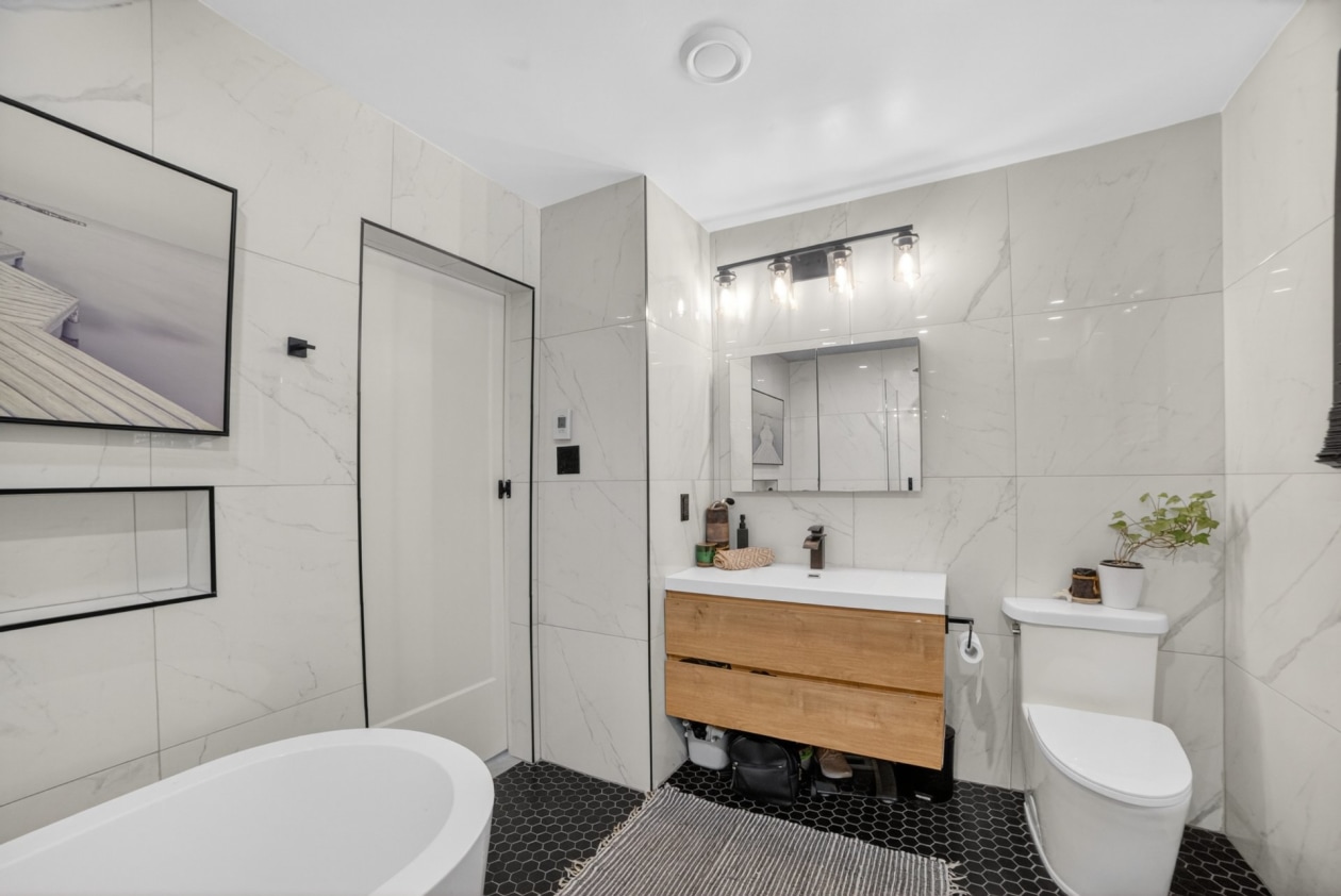 Salle de bains — 336, Ch. Laurendeau, Magog, J1X4W1, Magog