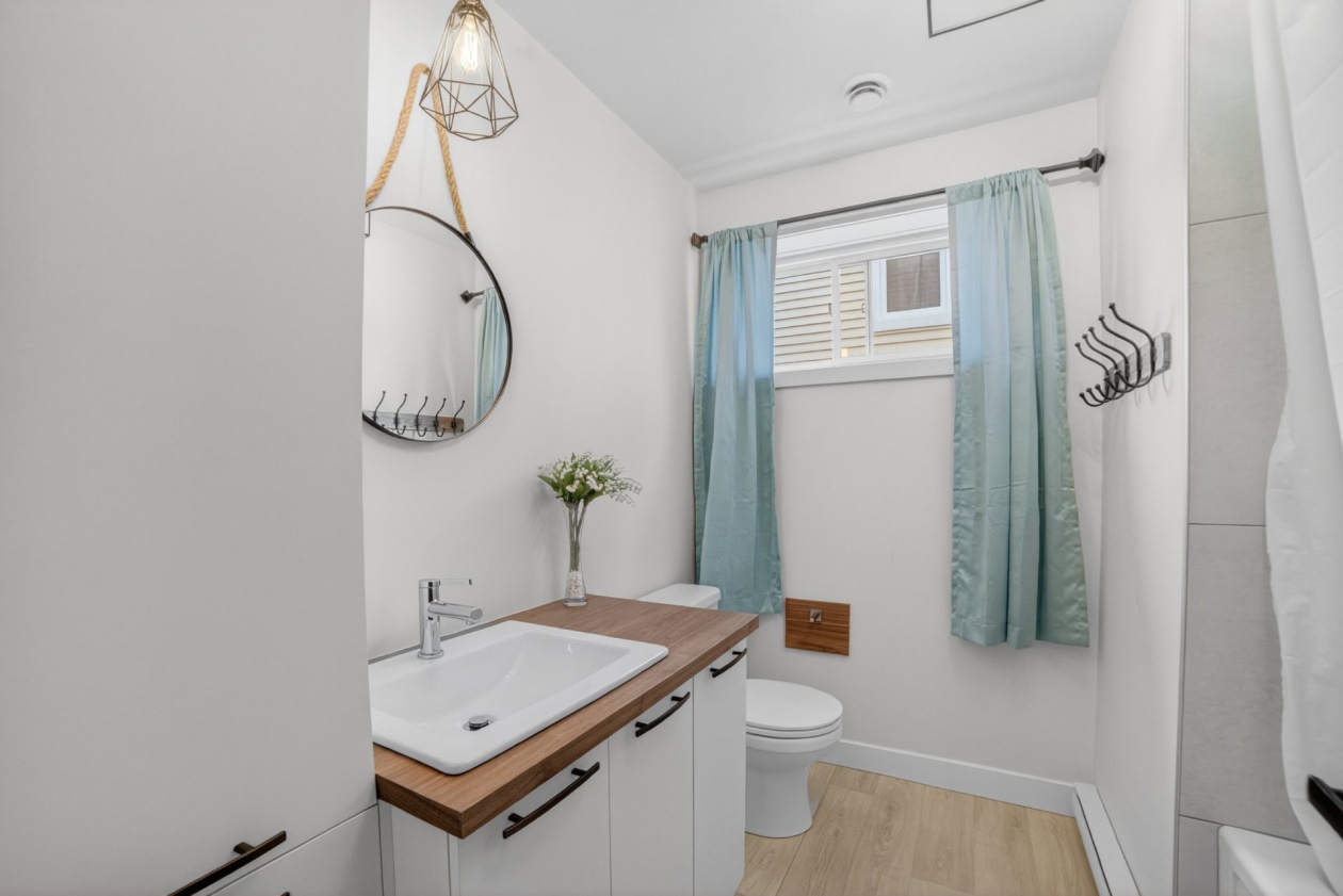 Salle de bains — 279, Rue des Cyprès, Magog, J1X8B1, Magog