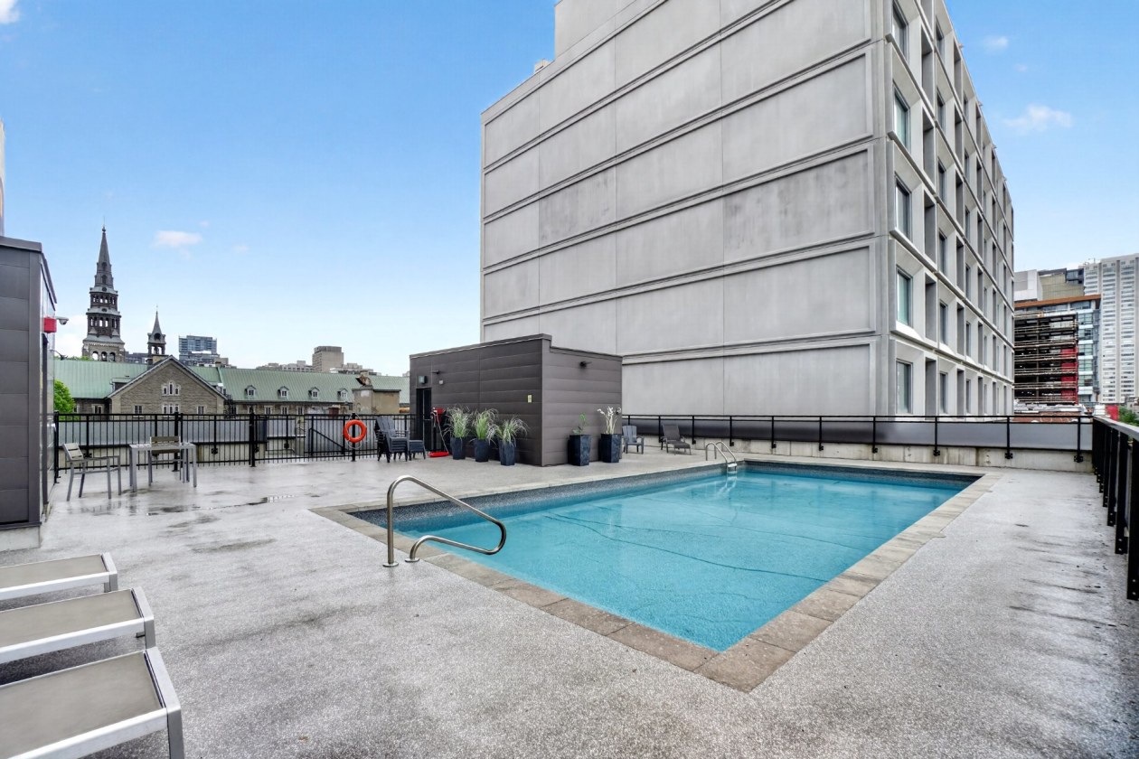Piscine — 1190, Rue MacKay, 1501, Montréal (Ville-Marie), H3G0G8, Montréal (Ville-Marie)