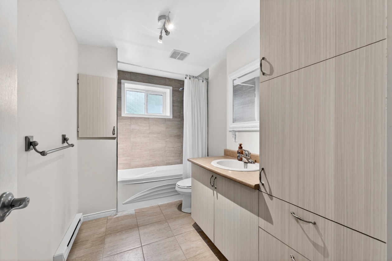 Salle de bains — 1233, Rue des Bouleaux, Les Cèdres, J7T1H8, Les Cèdres