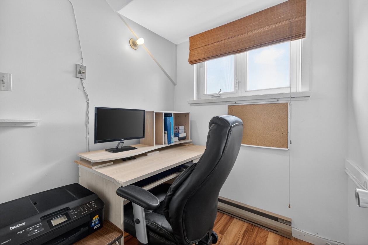Bureau — 7, Rue du Collège, Rimouski, G5N5G8, Rimouski