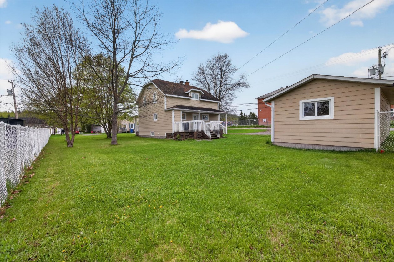 Cour — 7, Rue du Collège, Rimouski, G5N5G8, Rimouski