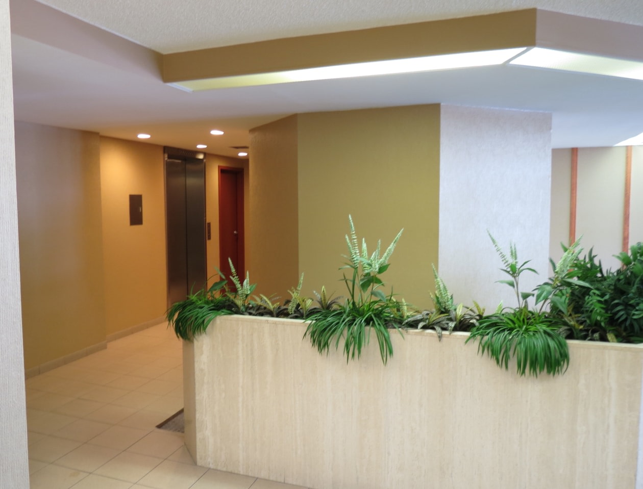 Hall d'entrée — 10100 Ave. Bois-de-Boulogne, 504, Montreal, H4N 1K7, Montreal