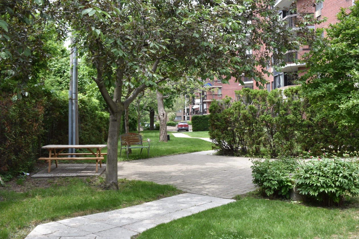 Jardin — 10100 Ave. Bois-de-Boulogne, 504, Montreal, H4N 1K7, Montreal