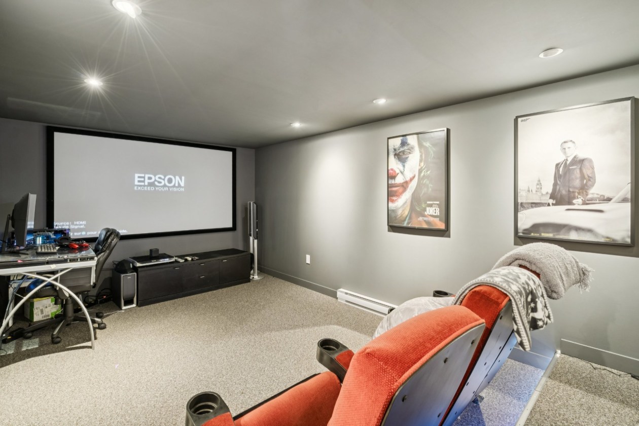 Cinéma maison — 44, Rue Monette, Saint-Hippolyte, J8A0G1, Saint-Hippolyte