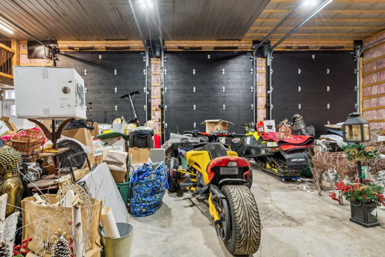 Garage — 44, Rue Monette, Saint-Hippolyte, J8A0G1, Saint-Hippolyte