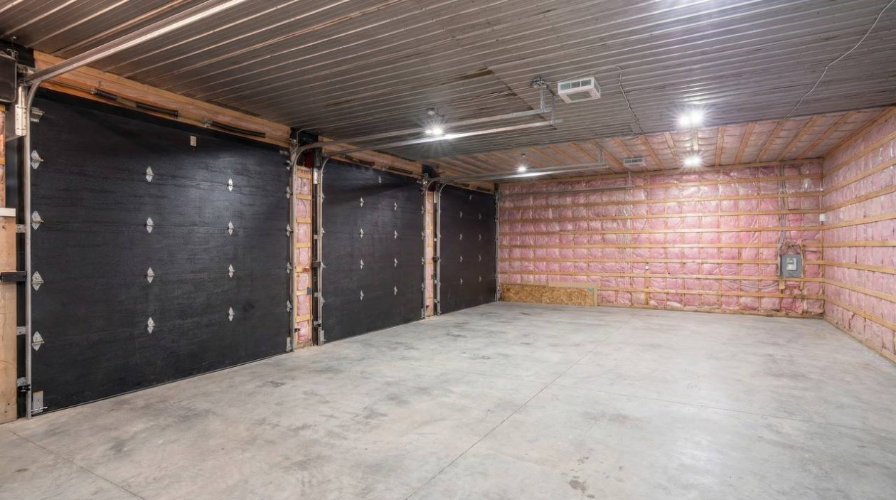 Garage — 44, Rue Monette, Saint-Hippolyte, J8A0G1, Saint-Hippolyte