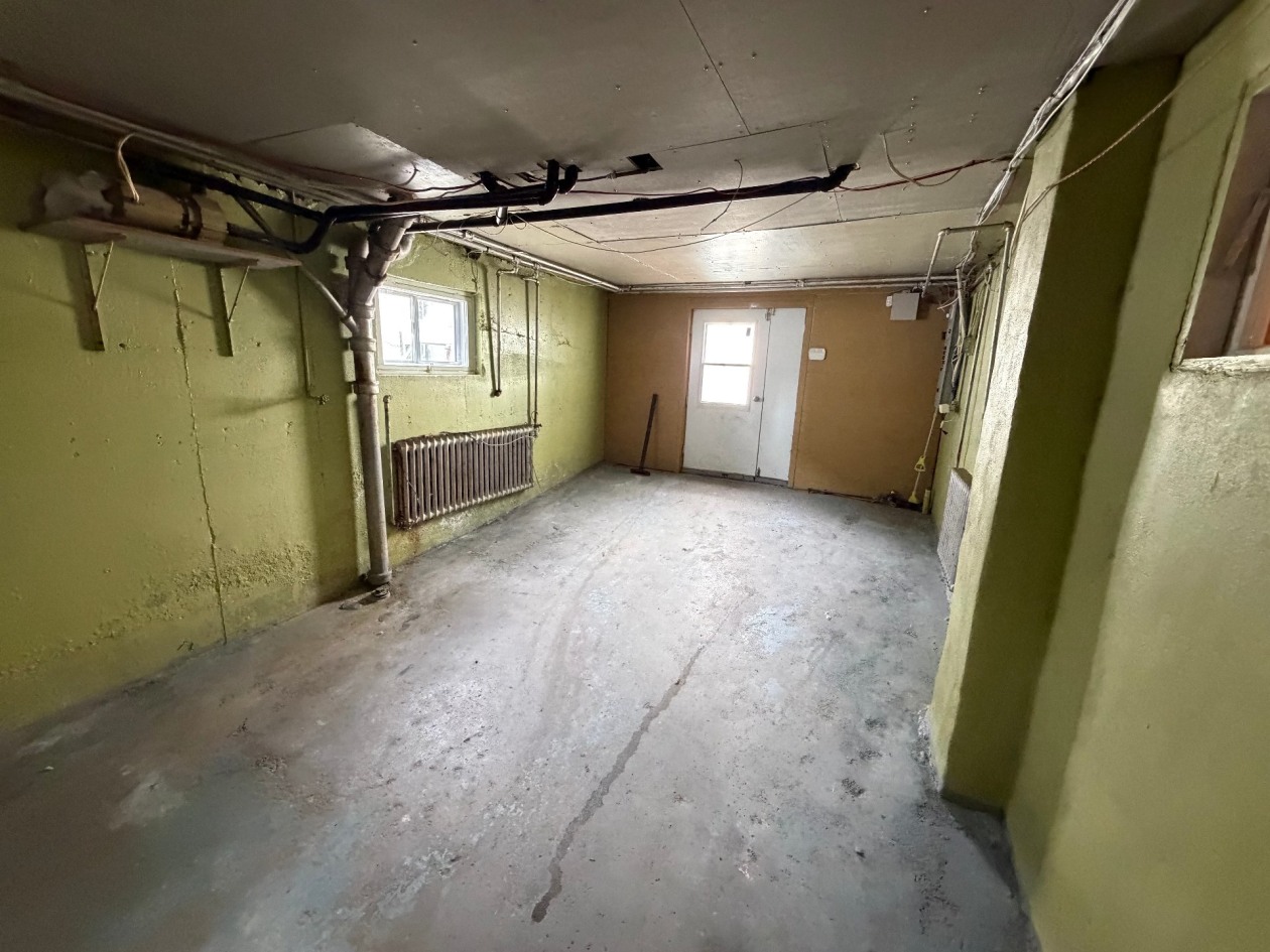 Garage — 145, Boul. Auger O., Alma, G7B2A9, Alma