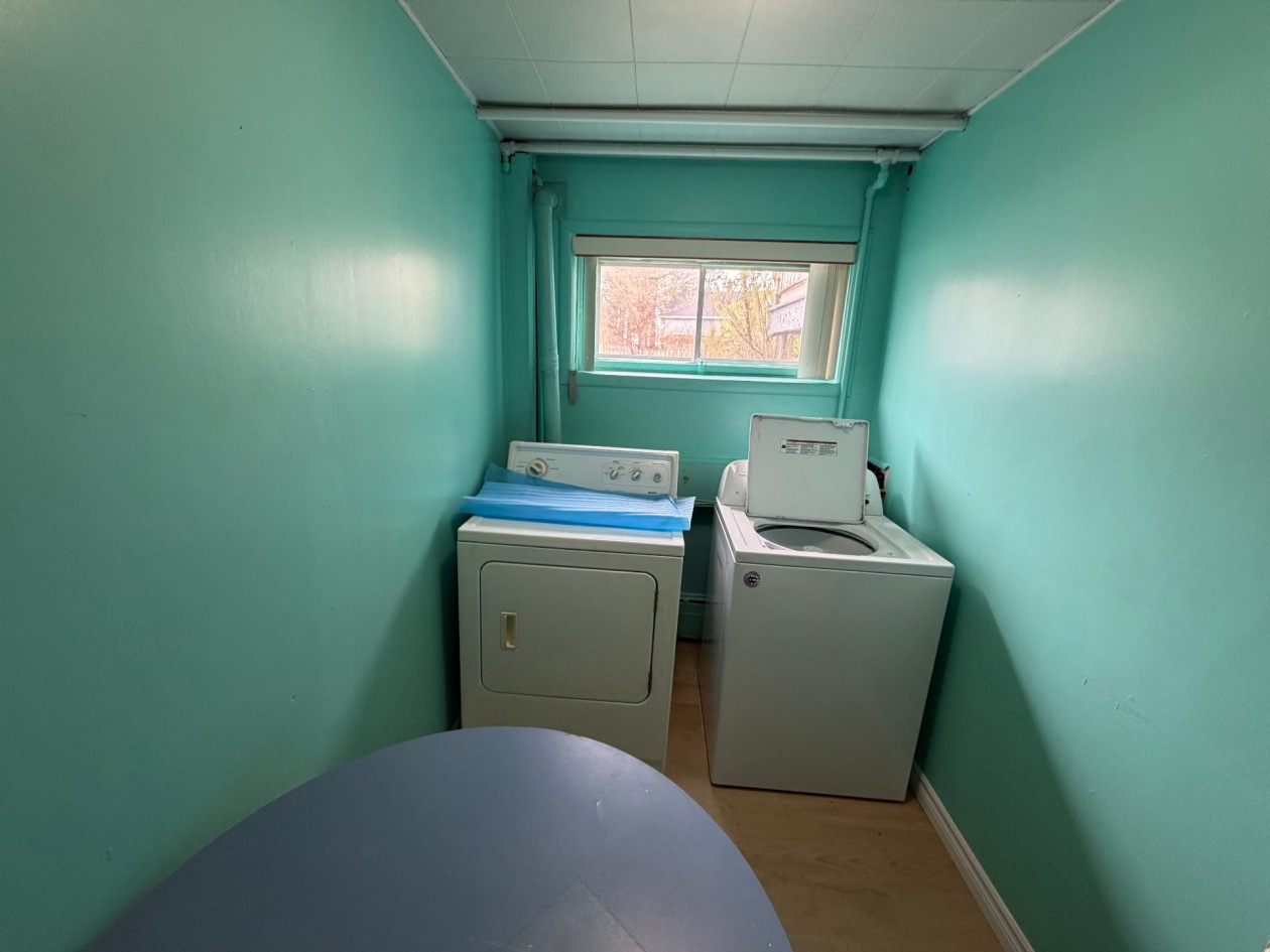Salle de lavage — 145, Boul. Auger O., Alma, G7B2A9, Alma