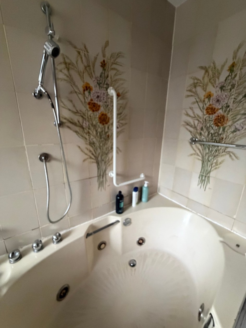 Salle de bains — 145, Boul. Auger O., Alma, G7B2A9, Alma
