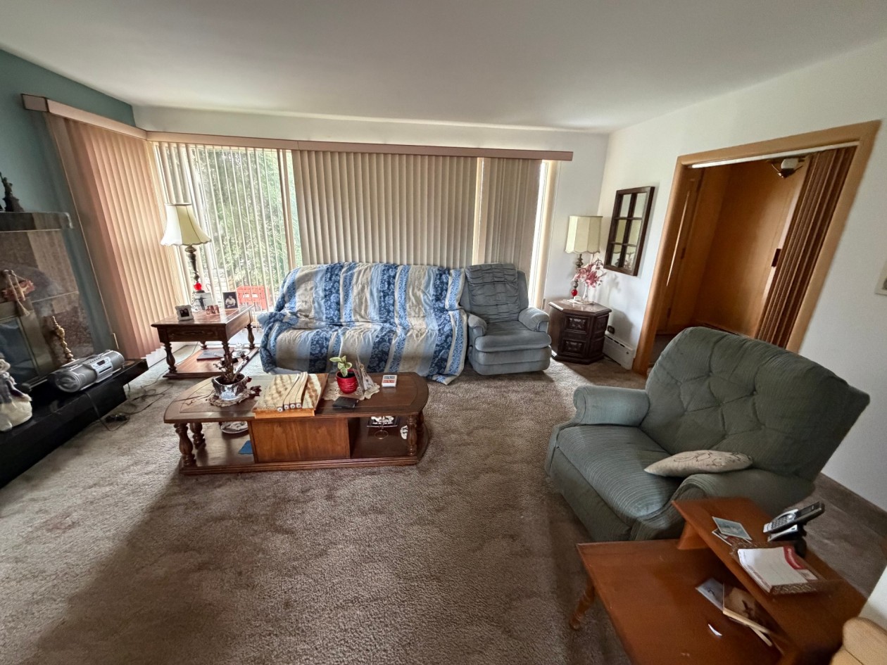 Salon — 145, Boul. Auger O., Alma, G7B2A9, Alma